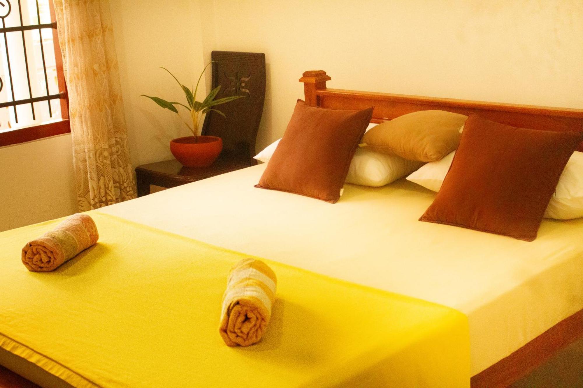 Golden Town Hotel タンガラ エクステリア 写真